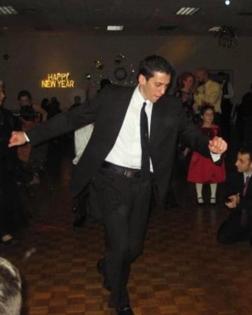 A guest dancing at an Oneiro event