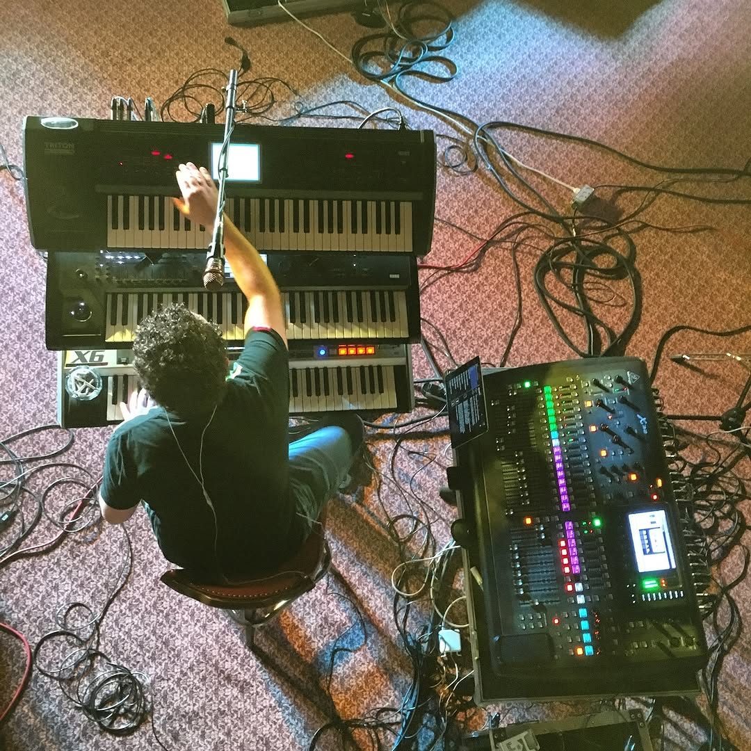 Oneiro keyboard rig on stage